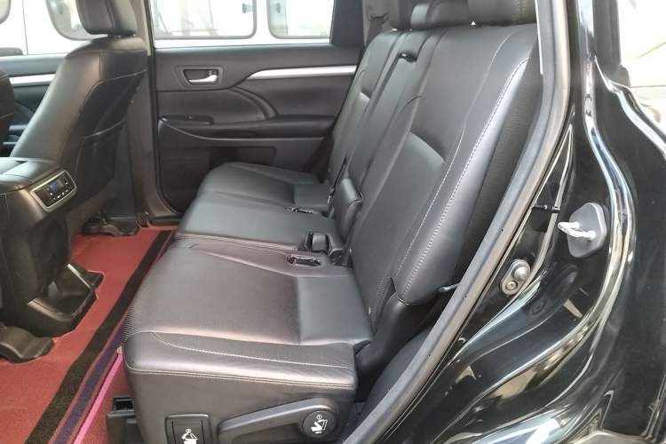 Used Toyota Highlander 2015 2.0T Four-Wheel Drive Luxury Edition 7-Seater
