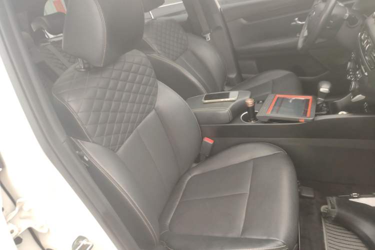 Used Kia KX7 2017 2.0T Automatic Two-Wheel Drive GLS 7-Seater Right Front Seat