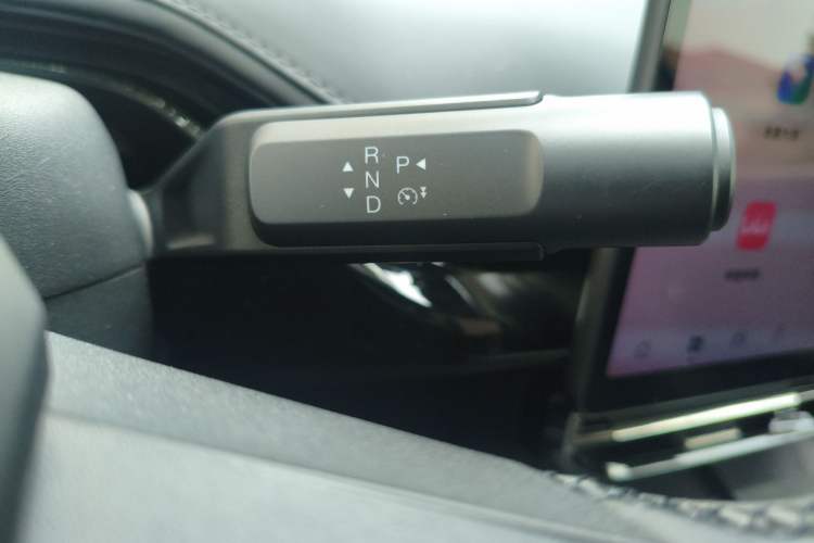 Used Hyptec GT 2023 560 Rear-Drive Tech Edition Gear Lever