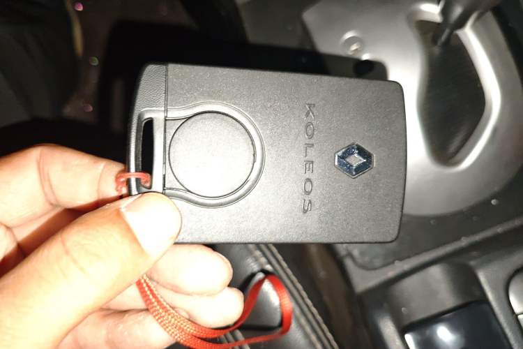 Used Renault Koleos 2012 2.5L 4x4 Comfort Edition with Navigation
