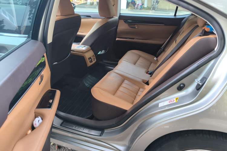 Used Lexus ES 2015 200 Elite Edition Left Rear Seat