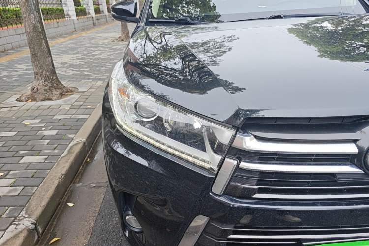 Used Toyota Highlander 2018 2.0T Four-Wheel Drive Prestige Version 7 Seats China VI Standard Right Front Headlight