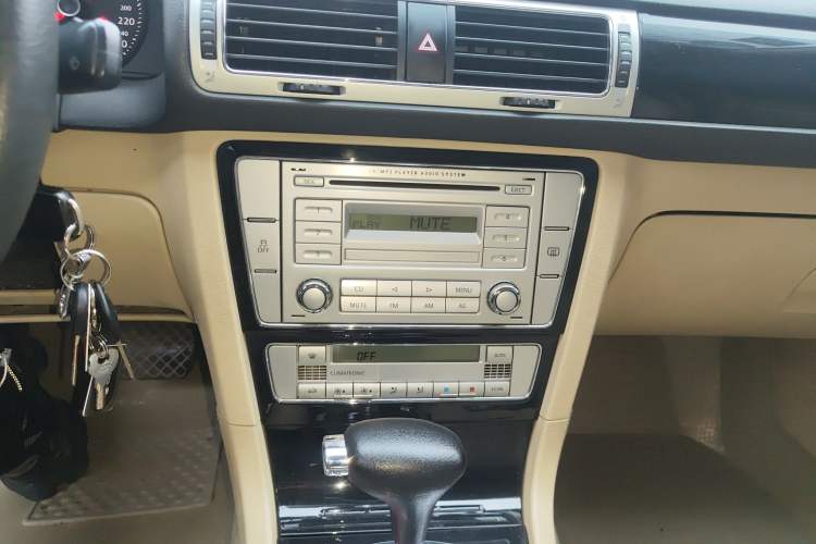 Used Volkswagen Passat 2011 1.8T Automatic Luxury Model
