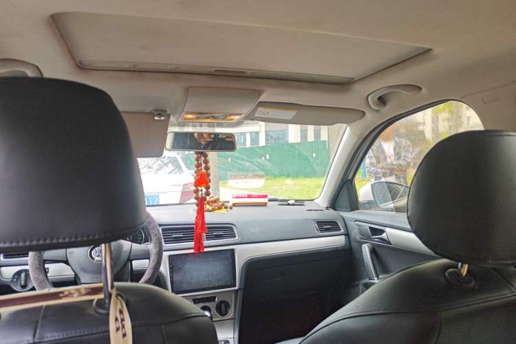 Used Volkswagen Lavida 2013 1.6L Automatic Comfort Edition Headliner