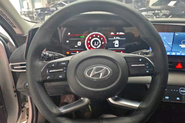 Used Hyundai Elantra 2022 1.5L CVT GLX Elite Edition Steering Wheel