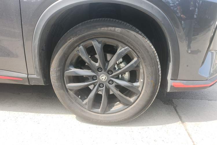 Used CHANGAN X5 PLUS 2025 1.5T DCT Excellence Edition Right Front Wheel Hub