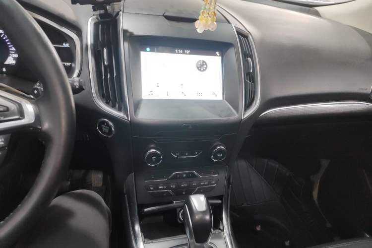 Used Ford Edge 2018 EcoBoost 245 Two-Wheel-Drive Titanium 7-Seater China V Standard
