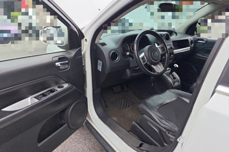 Used Jeep Compass 2013 2.4L four-wheel-drive sport version Driver Seat