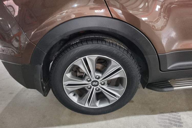 Used Hyundai ix25 2015 1.6L Automatic Two-Wheel Drive Smart GLS Trim Right Rear Wheel Hub