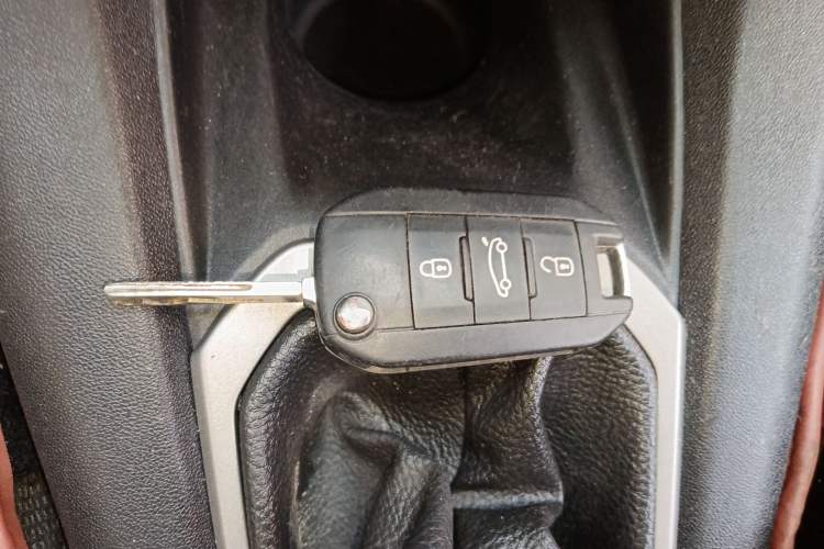 Used Citroen Elysee 2016 1.6L Manual Fashion Edition
