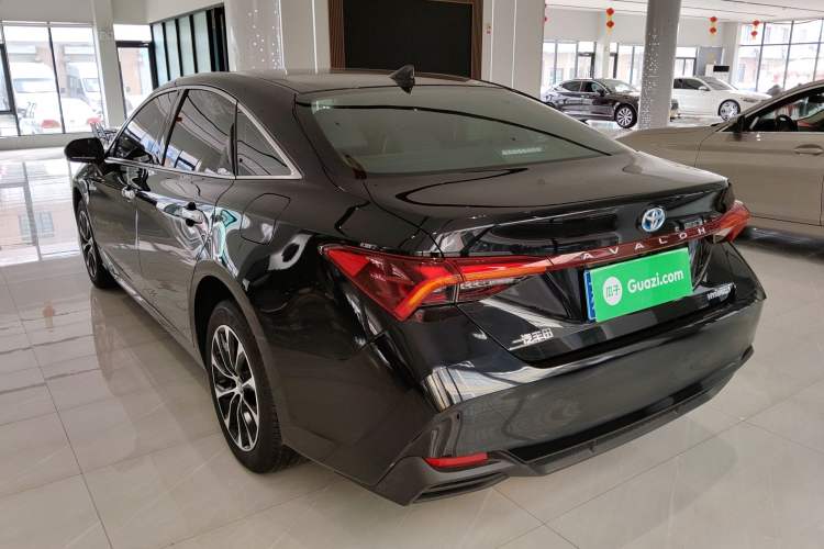 Used Toyota Avalon 2023 Dual-Engine 2.5L Luxury Edition
