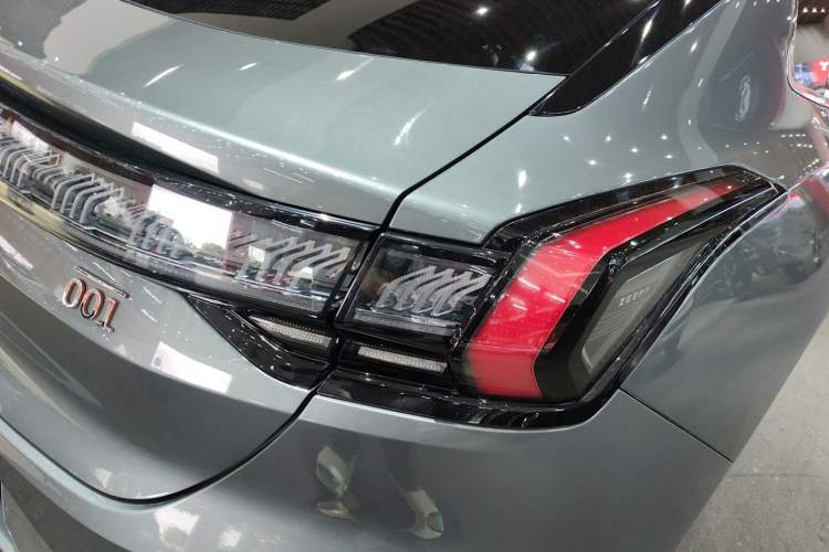 Used Zeekr 001 2021 Ultra-Long Range Dual-Motor YOU Version Right Rear Taillight