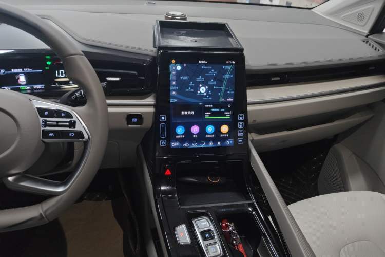 Used Hyundai Custo 2021 270TGDi Prestige LUX Audio And AC Panel