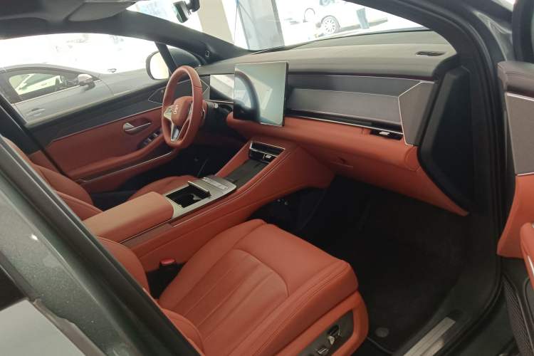 Used BYD Tang L 2025 DM 175KM Drone Player Edition Right Front Seat