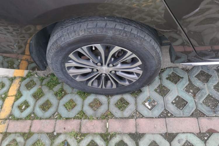 Used Buick GL8 2023 Land Executive Class 652T Luxury Model Exterior 5