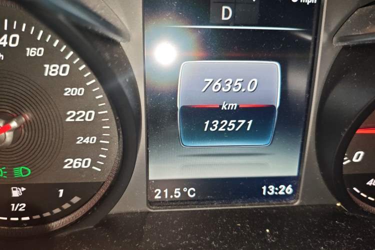 Used Mercedes-Benz C-Class 2018 C 200 L Sport Edition Odometer Close Up