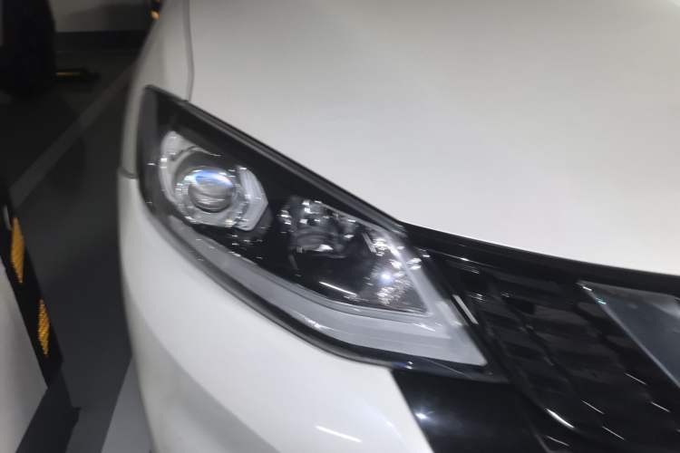 Used Nissan Tiida 2019 1.6L CVT Smart Drive Version China VI Standard