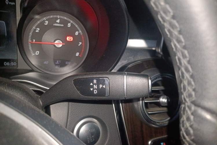 Used Mercedes-Benz GLC 2018 Facelifted GLC 260 4MATIC Dynamic Edition Gear Lever