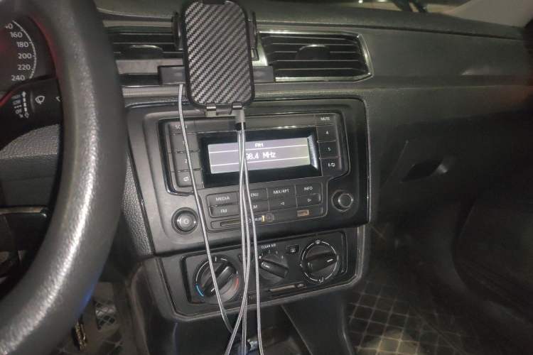 Used Volkswagen Santana 2016 1.6L Manual Fashion Edition Audio And AC Panel