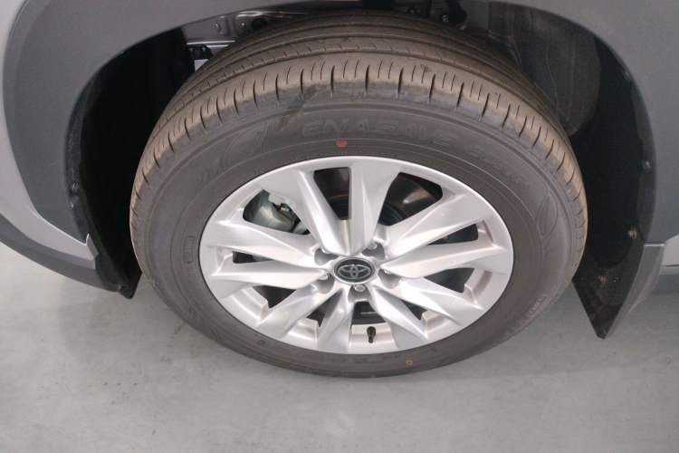 Used Toyota Corolla Cross 2024 2.0L Elite Edition Left Front Wheel Hub