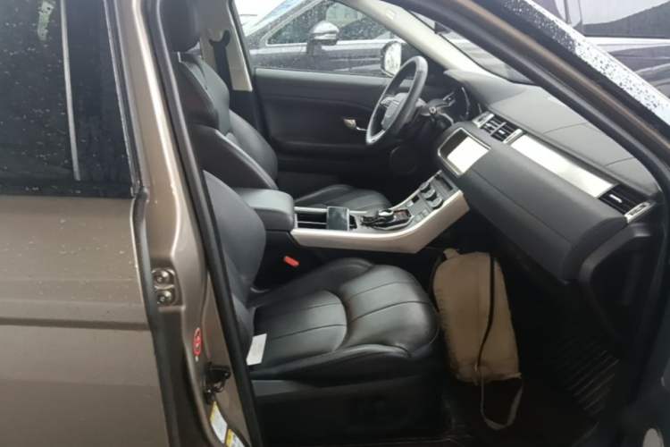 Used Land Rover Range Evoque 2018 240 PS SE Smart Brilliance Edition
