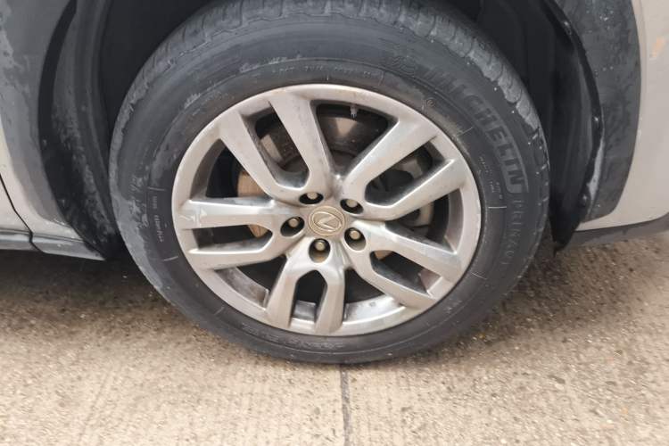 Used Lexus NX 2015 200T All-Wheel-Drive Fēngshàng Edition Right Front Wheel Hub