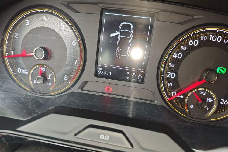 Used Volkswagen Lavida 2019 1.5L Automatic Comfort Edition China VI Standard Odometer Close Up