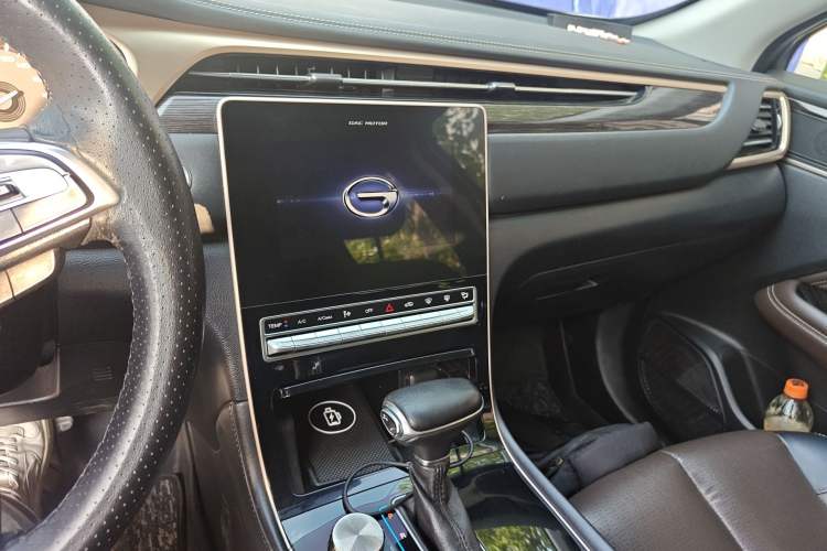 Used GAC Trumpchi GS5 2019 270T Automatic Elite Edition Audio And AC Panel