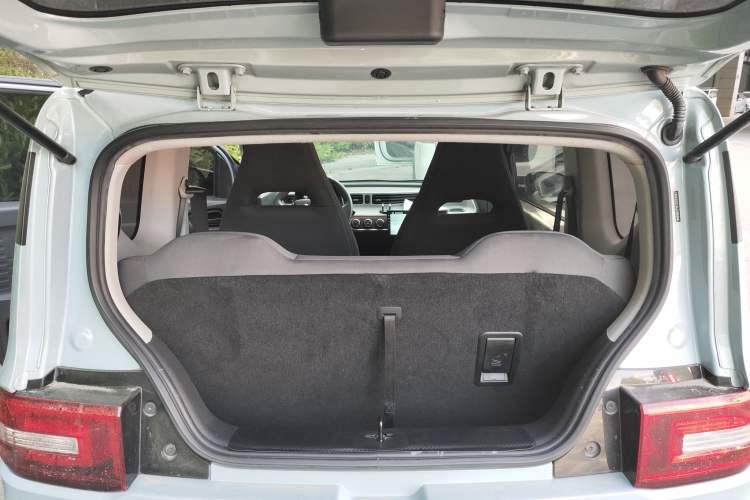 Used Wuling Hongguang MINIEV 2020 Zizai Version Lithium-NMC Trunk