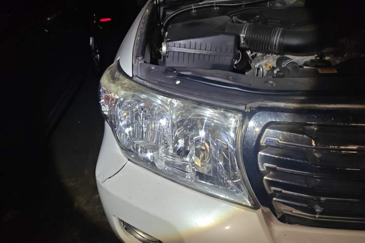 Used Toyota Land Cruiser 2015 4.0L V6 Middle East Low-Trim Version
