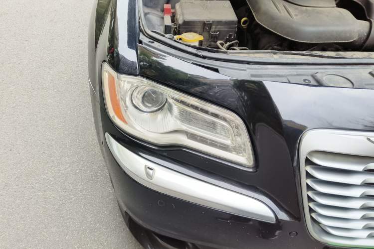 Used Chrysler 300C 2014 3.0L Excellence Edition