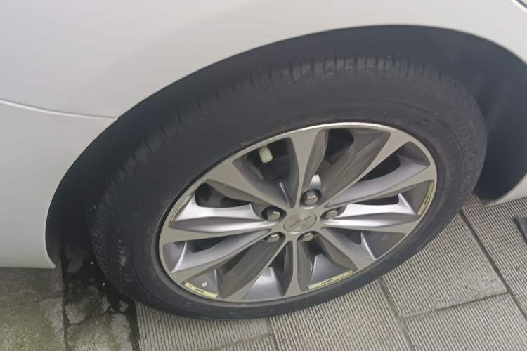 Used Chevrolet Monza 2022 320 Automatic Enjoyment Sunroof Version Right Rear Wheel Hub
