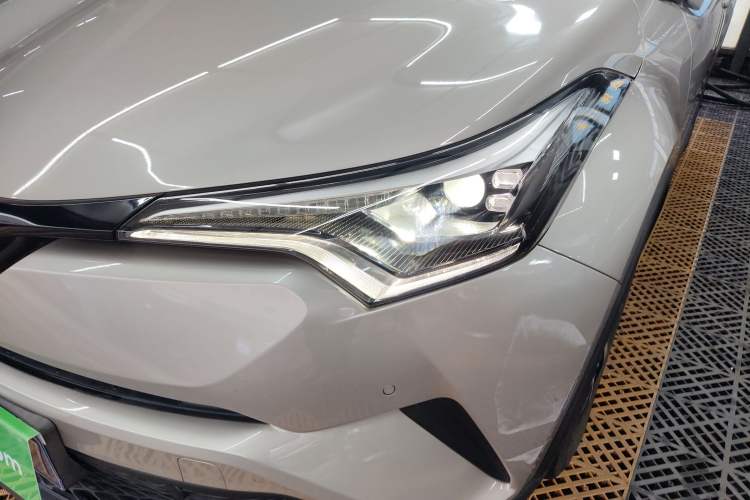 Used Toyota C-HR 2020 2.0L Luxury Edition
