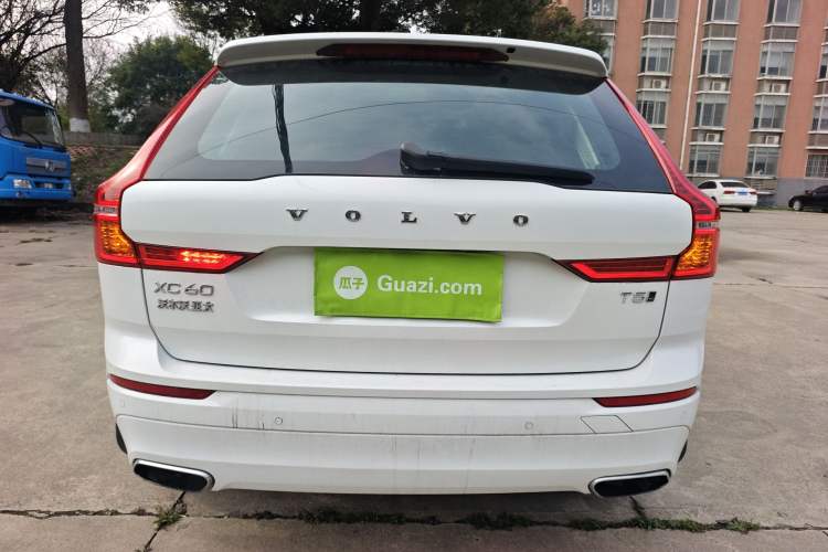Used Volvo XC60 2019 T5 4x4 Smart Edition China V Standard