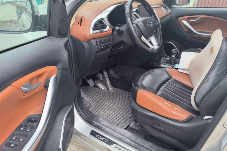 Used Soueast DX7 2015 1.5T Manual Luxury Model Driver Seat