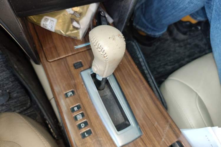 Used Nissan Teana 2011 2.0L XL Comfort Edition Gear Lever