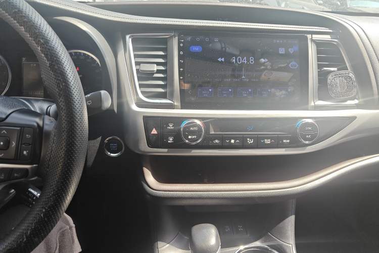 Used Toyota Highlander 2018 2.0T Four-Wheel Drive Prestige Version 7 Seats China VI Standard Audio And AC Panel