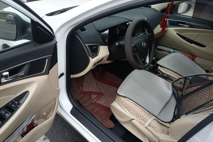 Used Changan Eado 2016 1.6L Manual Fashion Edition