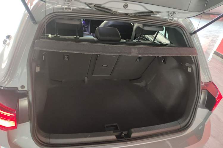 Used Volkswagen Golf 2024 280TSI DSG R-Line 50th Anniversary Edition
