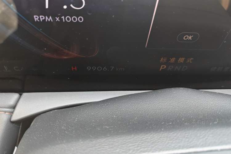 Used Lincoln Z 2025 2.0T Prestige Edition Odometer Close Up