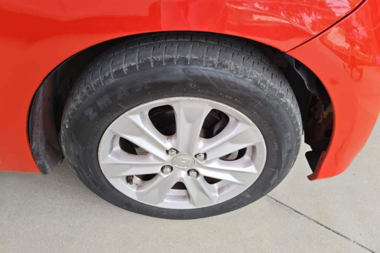 Used Honda Fit 2011 1.3L automatic comfort version Right Front Wheel Hub