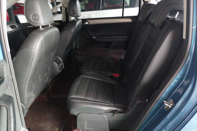 Used Volkswagen Touran 2016 Volkswagen Touran L 280TSI DSG Comfort Edition