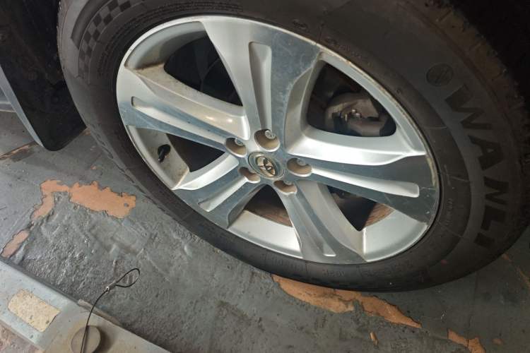 Used Toyota Highlander 2009 3.5L 4x4 7-Seater Supreme Edition Right Front Wheel Hub