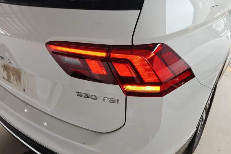 Used Volkswagen Tiguan L 2022 330TSI Automatic Two-Wheel Drive Smart Edition Right Rear Taillight