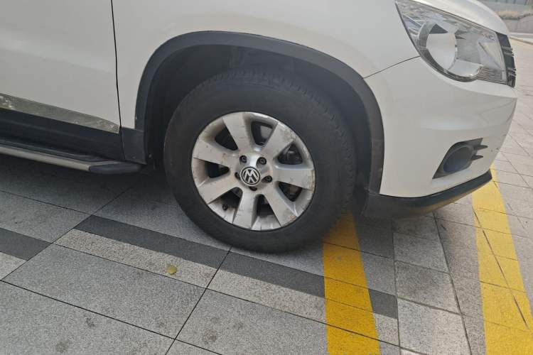 Used Volkswagen Tiguan 2012 1.8TSI Automatic All-Wheel Drive Fashion Edition Right Front Wheel Hub