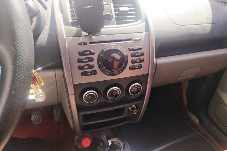 Used CHANGAN CX20 2011 1.3L Manual Sport Edition Audio And AC Panel