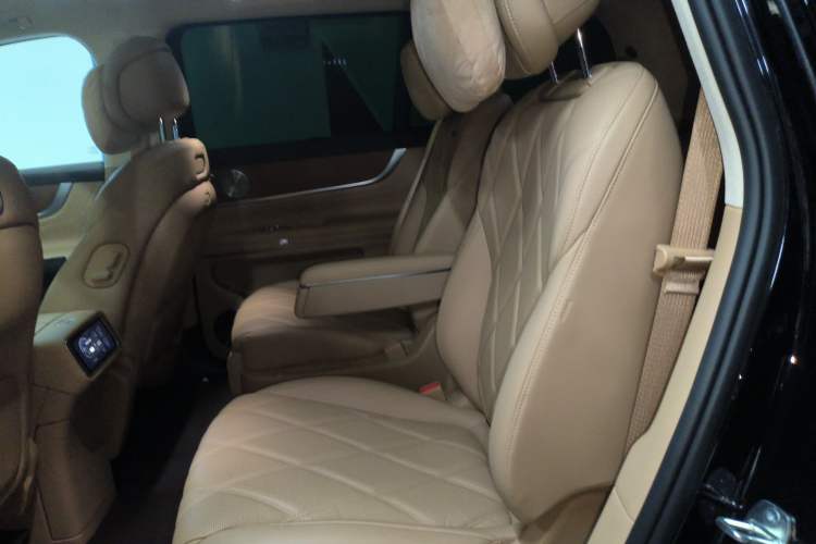 Used Hima AITO M9 2025 Extended-Range Ultra Version 52 kWh 6-Seater Left Rear Seat