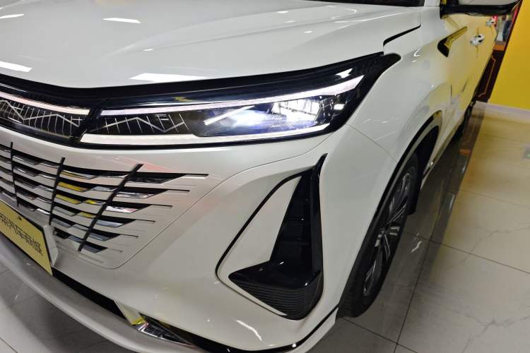 Used CHANGAN CS75 PLUS 2023 3rd Generation 1.5T Automatic Pilot Model
