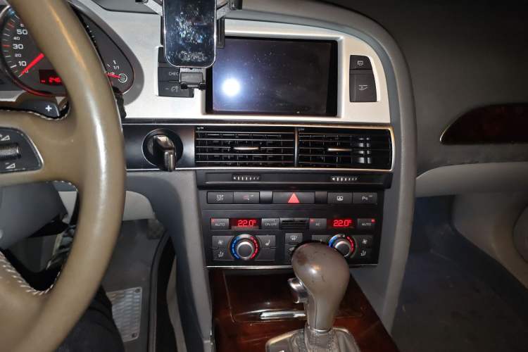 Used Audi A6L 2010 2.4L Comfort Edition
