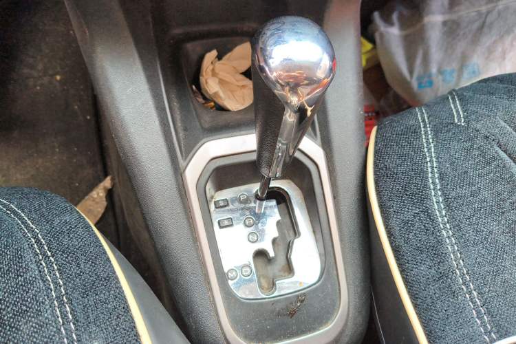 Used Peugeot 301 2014 1.6L Automatic Comfort Edition Gear Lever